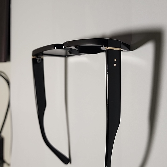 Sunglasses - Picture 4 of 5